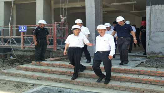 信陽市委書記喬新江到息縣高中建設(shè)項(xiàng)目施工現(xiàn)場(chǎng)調(diào)研指導(dǎo)工作